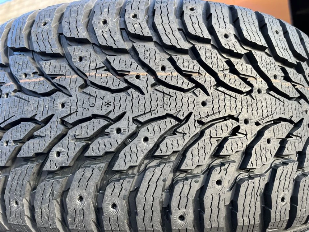 285/45 r21 Nokian Hakkapeliitta 9 SUV Резина зимняя НОВАЯ