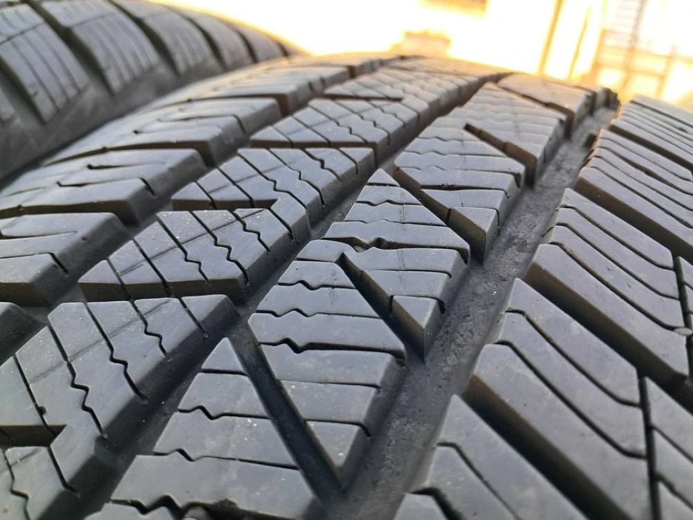 Резина зима 95%(8,4мм) протектор Barum 205/55 R16 Polaris 5