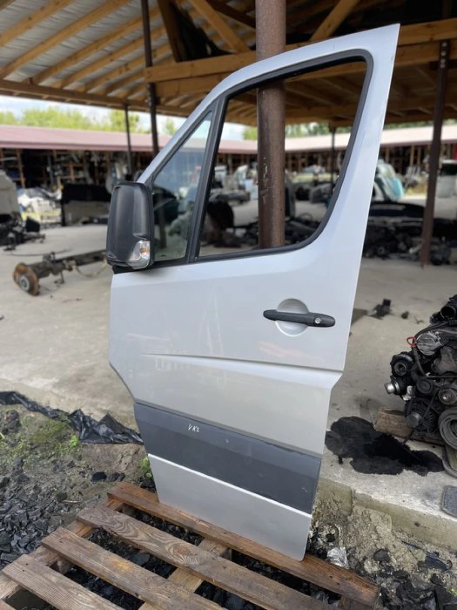 Передні двері ліва VW Crafter 06-16р Крафтер