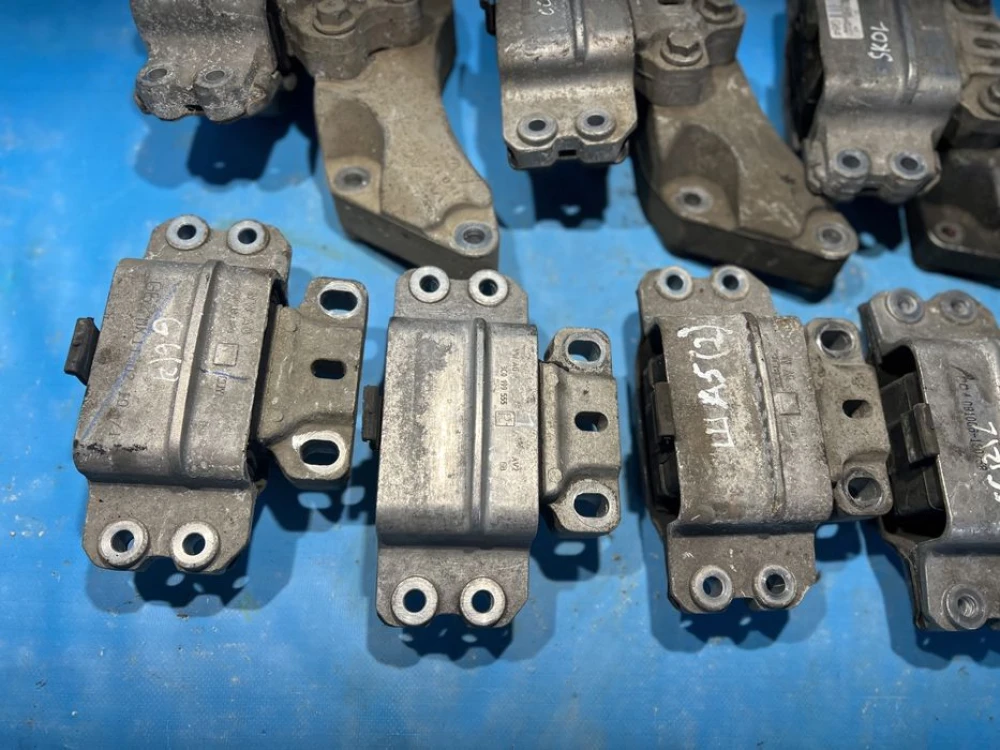 Подушка опора Коробки VW passat b6 b7 cc мкпп Б6 Б7 СС