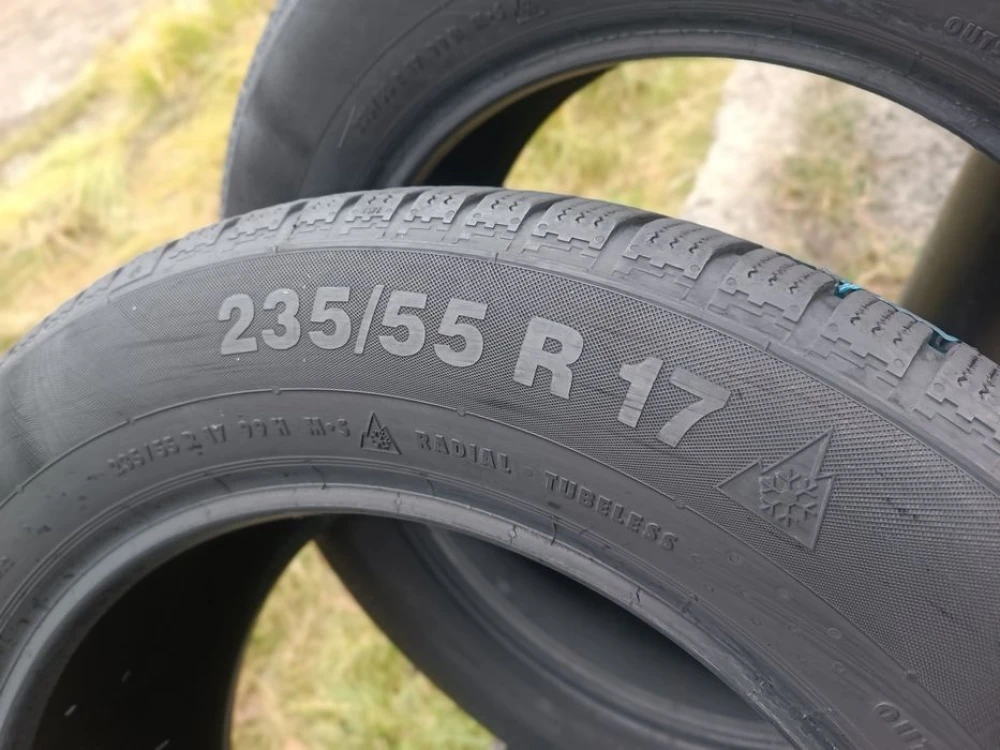 Зимові шини Continental 235/55 R17 резина Р17