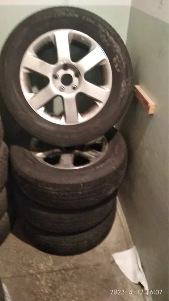 Продам летние колеса взборе 225/64 R17