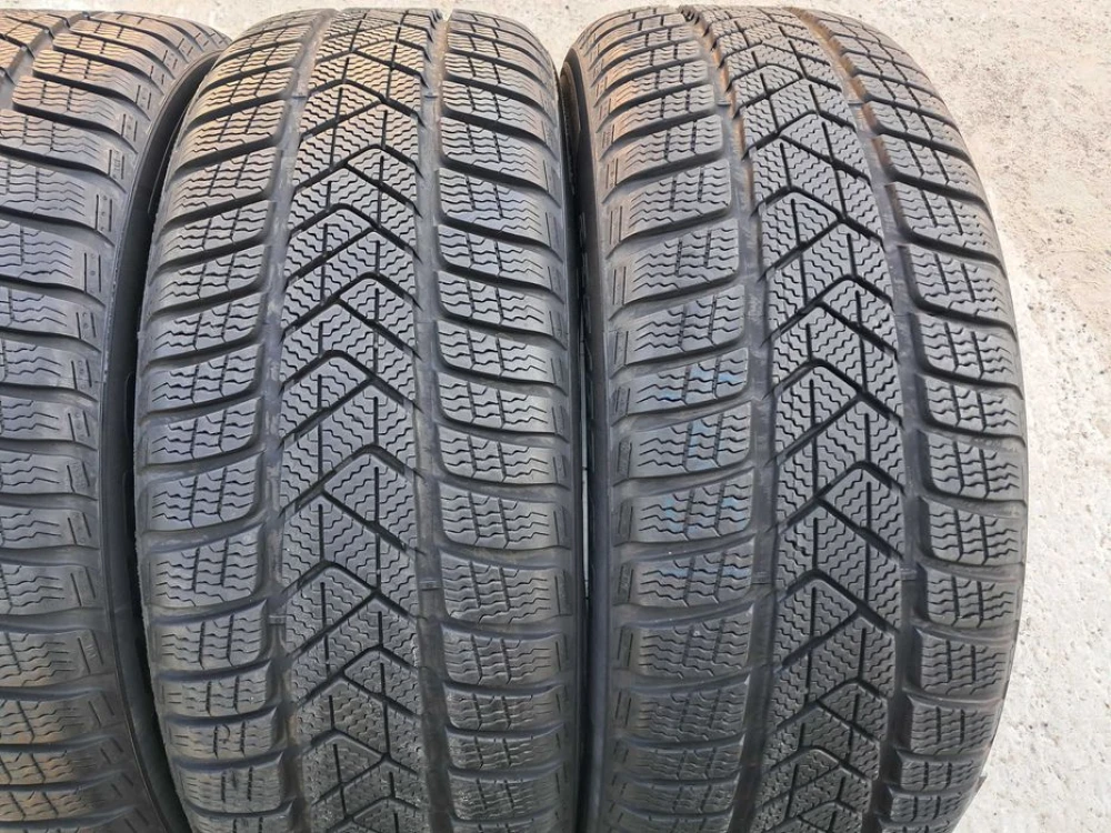 Резина зима 85% протектор Pirelli 225/55 R17 Sottozero 3