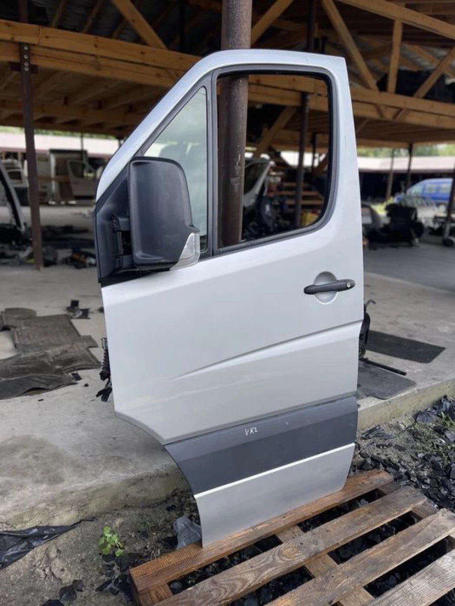 Передні двері ліва VW Crafter 06-16р Крафтер