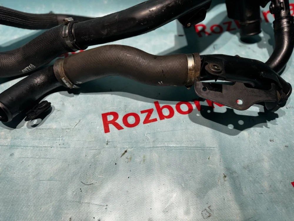 Патрубок інтеркулера Mitsubishi Outlander 2 XL 2.0tdi