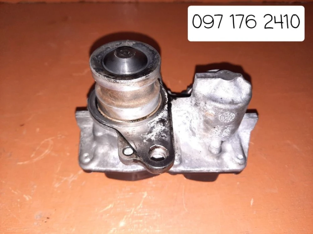 Клапан егр h8201061904 рено egr Renault Trafic Opel Vivaro Nissan 1.6