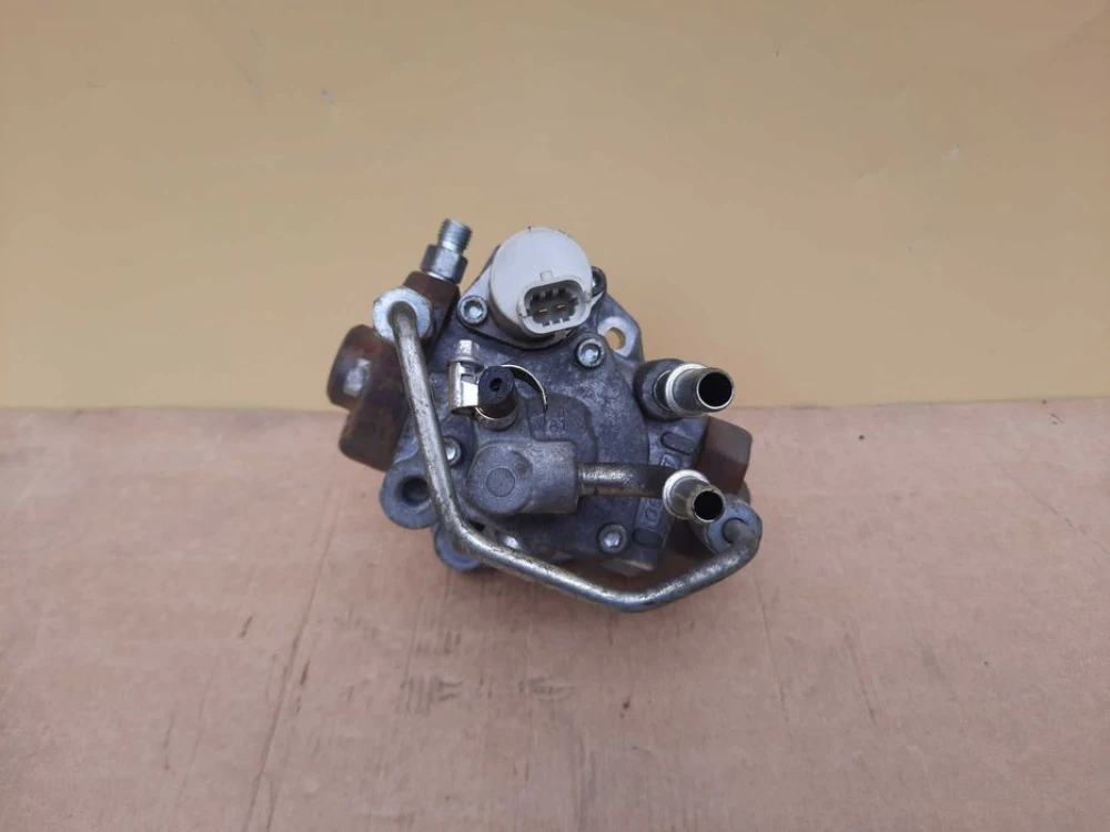 Топливный насос ТНВД 1.7 Opel Astra J Zafira B  55586499