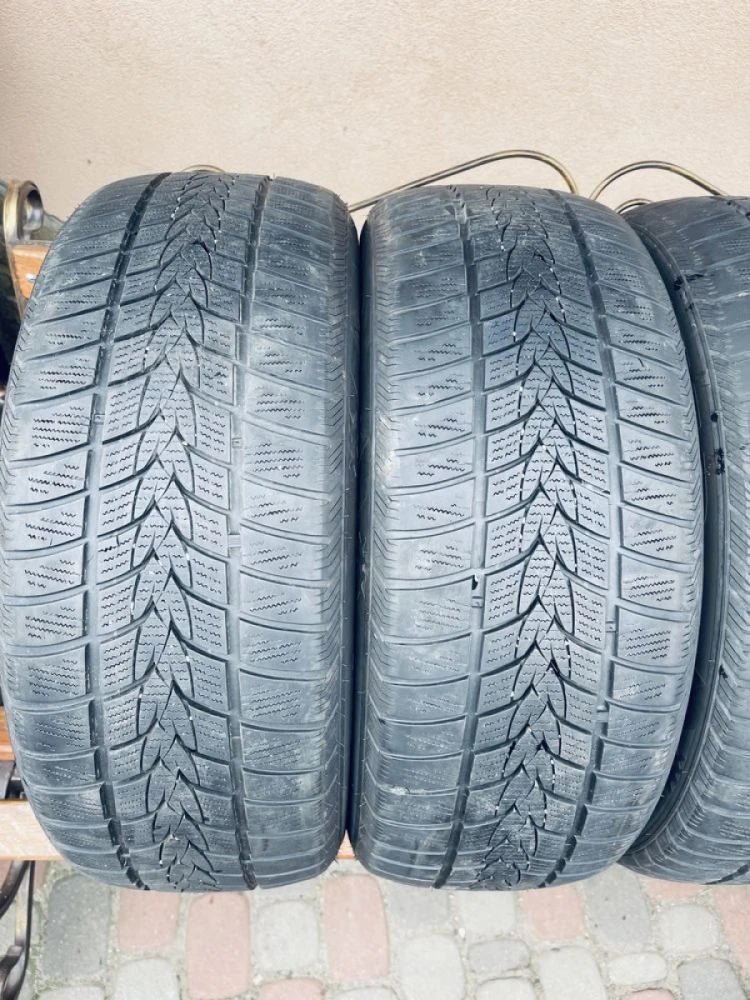Шини 235/55 R18 Tristar