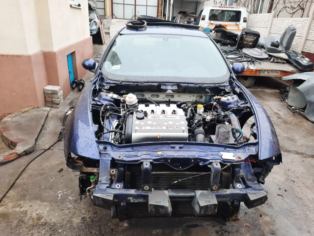 Генератор Альфа-ромео 147 937 (Alfa Romeo 147) 0124415015 Bosch