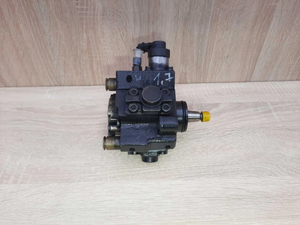 Палевний насос ТНВД 33100-2а420 Hyundai ix35 1.7 KIA OPTIMA 1.6 i30