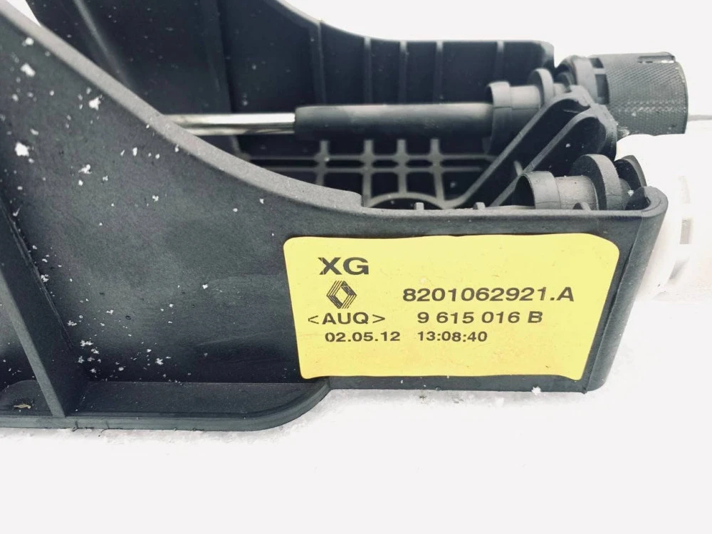 Кулиса КПП Renault Megane III Fluence 6MT 8201062921