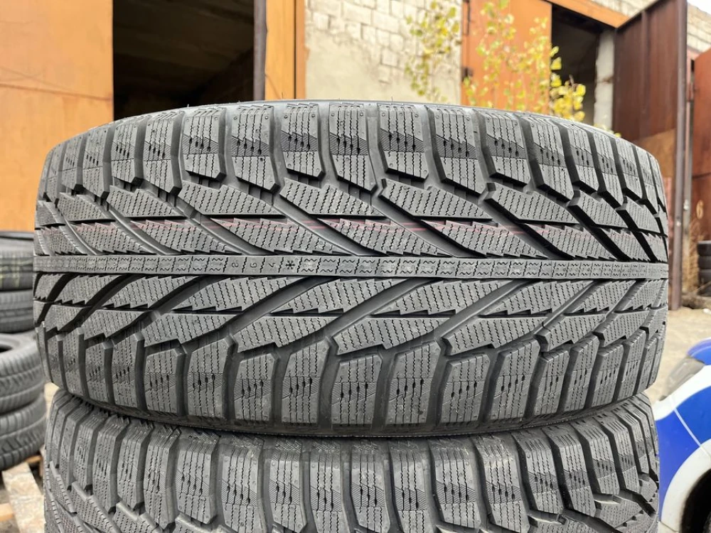 285/65 r17 Nokian Hakkapelliita R2 Резина зимняя НОВАЯ