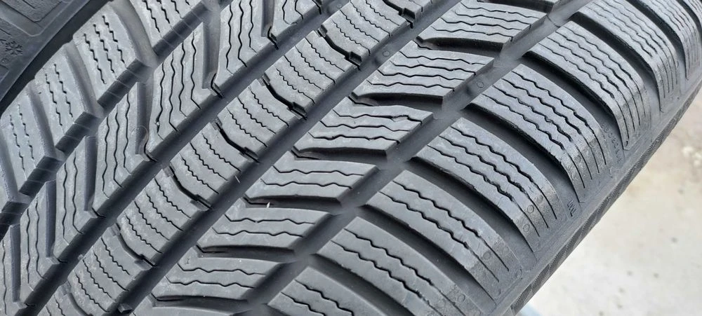 Резина зима 95% протектор Continental 235/55 R17 TS870P
