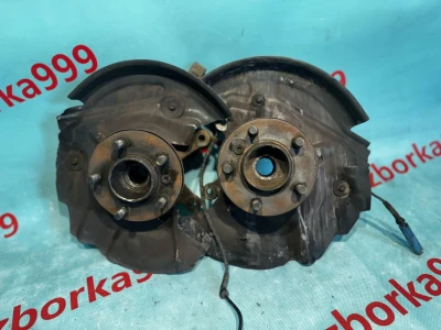 Поворотний кулак Range rover Vogue l322 3.0d цапфа