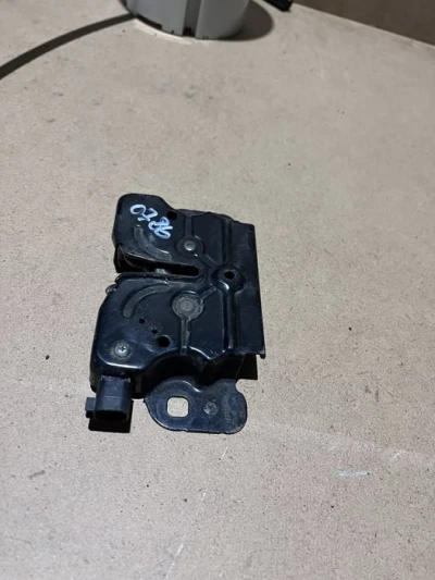 Замок капота jeep cherokee kl