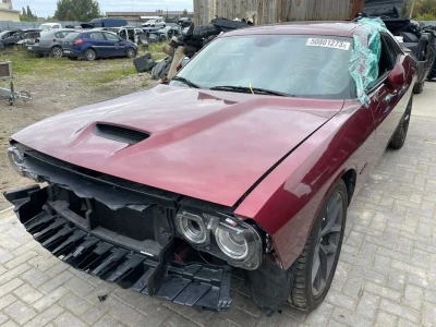 Dodge Challenger  капот