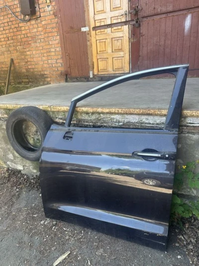 Двери Chrysler Pacifica, Voyager 16-23год