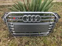 решетка радиатора AUDI A4 B8rest 2013-2015год. S стиль SILVER CHROME